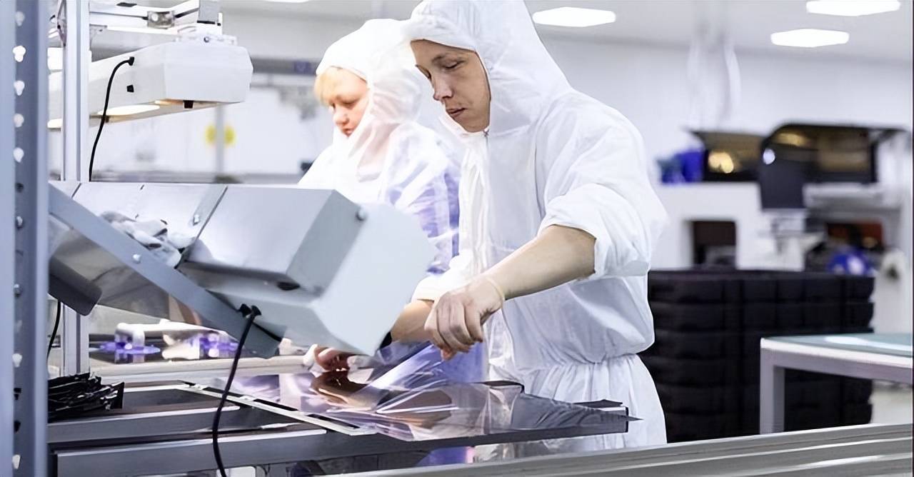 原创             日本追随美国对华限制，我国芯片退回90纳米？外媒：可怕的在后面