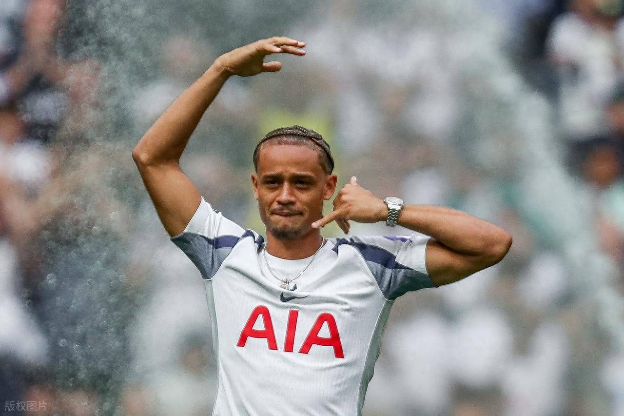 “英格兰足球超级联赛3-0罗梅罗销魂长传制