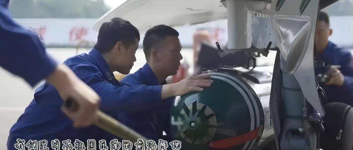 比歼20还神秘！歼6无人机亮相长春，能挂500公斤炸弹撞击敌人？