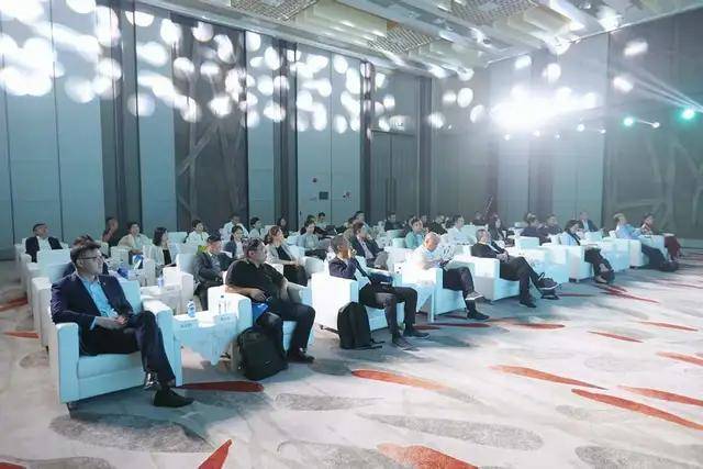 建筑用能电气化研讨会在京举行 推进建筑用能电气化联合倡议书发