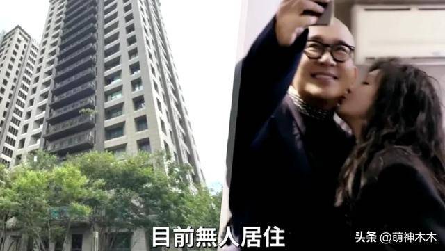 具俊晔祭奠大S，在墓前和朋友跷二郎腿玩手机，看别墅被疑要搬家