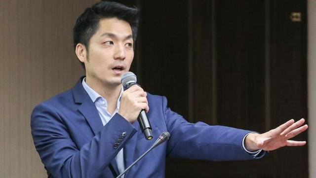 为什么蒋万安在九三阅兵前后，展示出如此徘徊矛盾的行为？