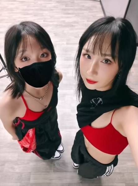 雷佳音老婆带女儿跳热舞，13岁北北露脸太早熟，身材比妈妈的还好
