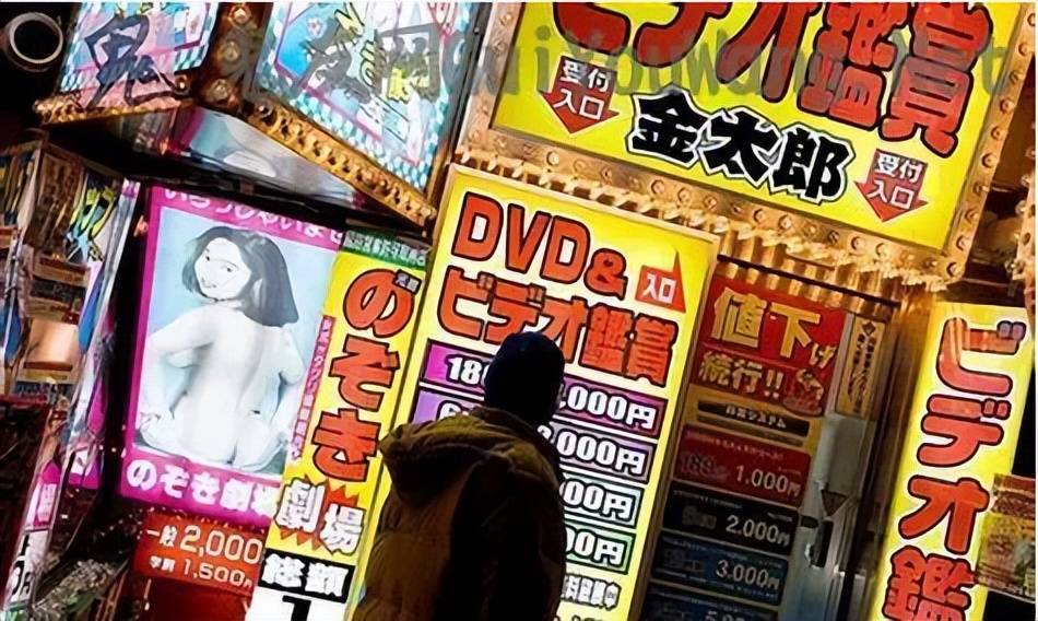 日本男女混浴，韩国以露为荣，它们到底为啥如此疯狂这么开放？