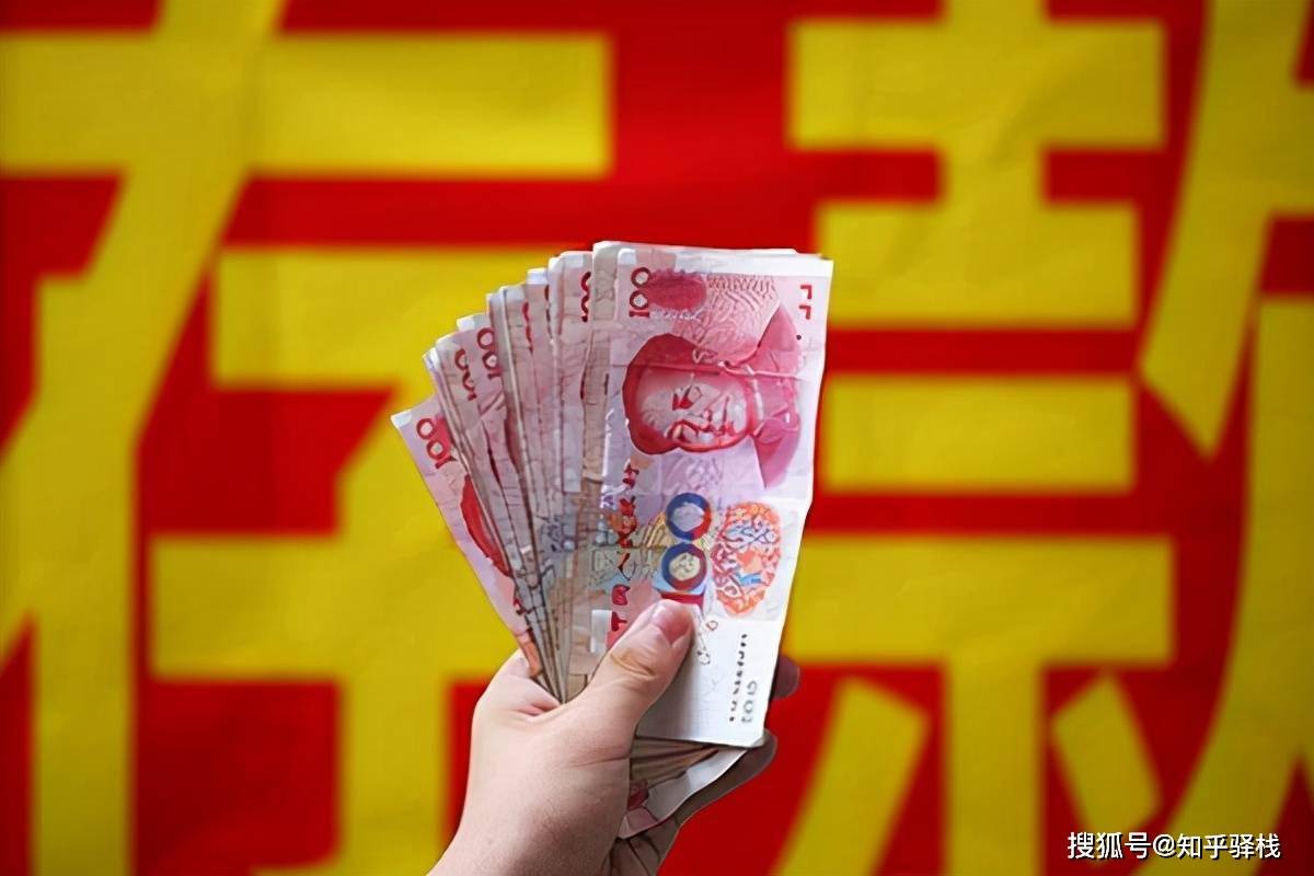 所有人都在存钱时，聪明钱正抄底这2个领域，3年后差距拉开