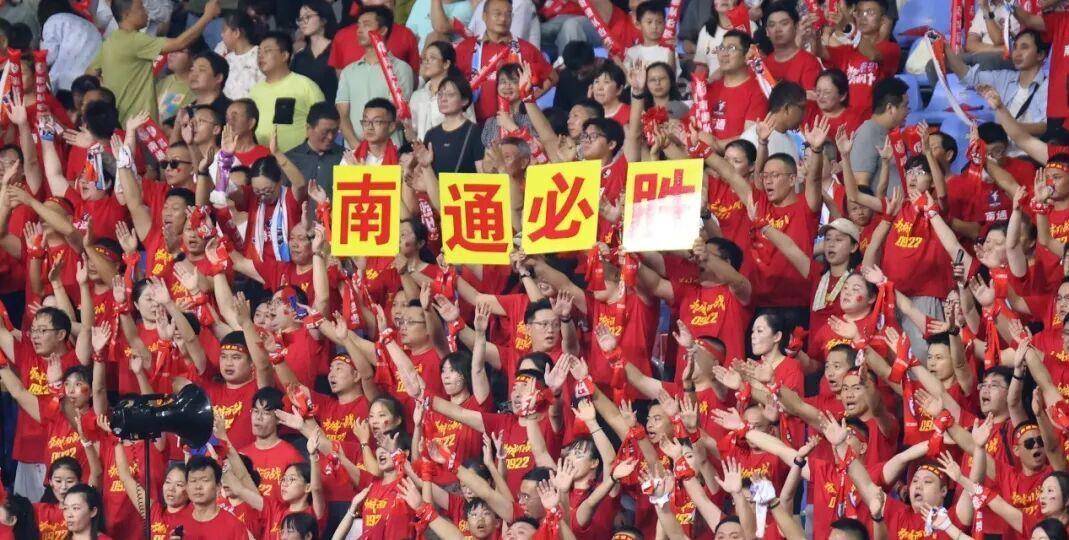 苏超遇对2025江西省城市足球联赛-赛程/比分/球队阵容全掌握-本地足球热血来袭！决！蒙超创下历史新高地方联赛正在改写职业赛？