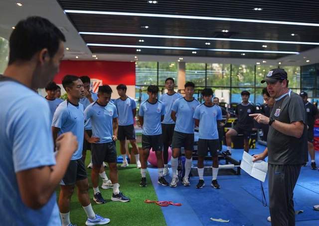 原创 申花4将恢复训练,阿苏埃赛前2天归队,谢鹏飞当奇兵,亚冠储备6外援,