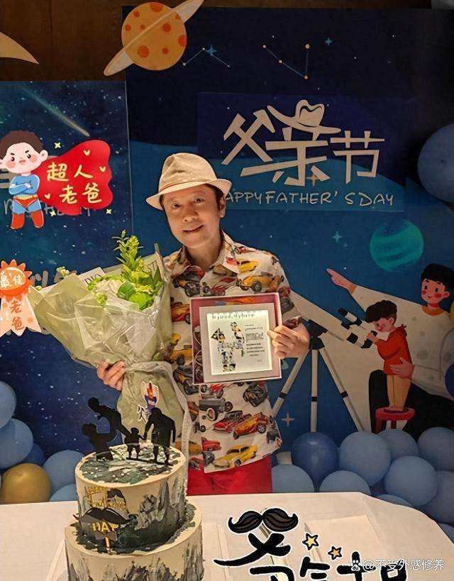 蔡国庆儿子全科免考毕业！身高猛长高颜值似妈，与亲弟共用一张脸