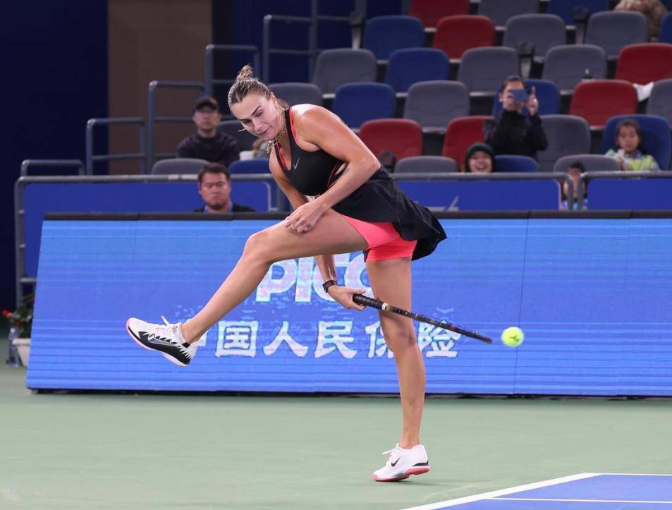 原创 佩古拉惊天逆转萨巴伦卡创三大纪录,德约拒谈伤病不给输球找理由