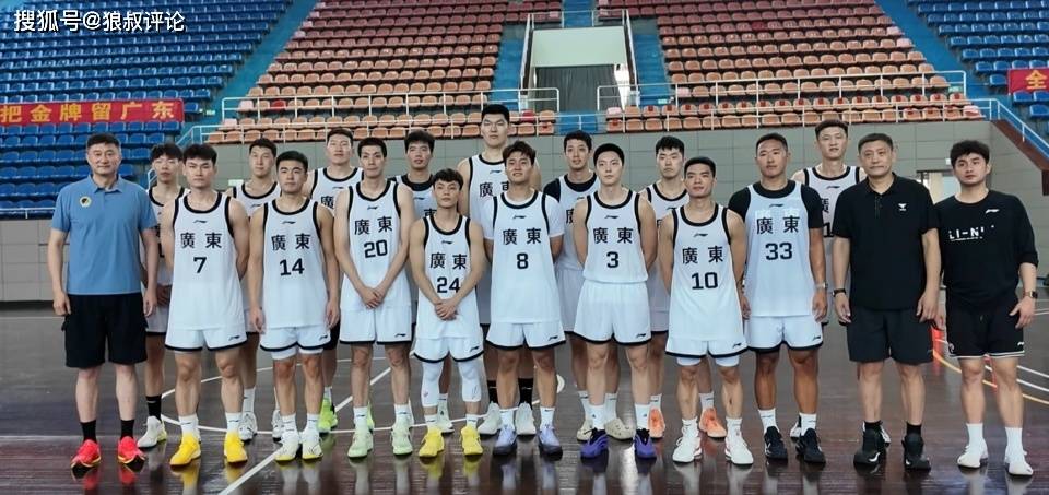 原创             武装到牙齿！沈梓捷正式与广东男篮汇合 杜锋集结四大内线冲击全运金牌