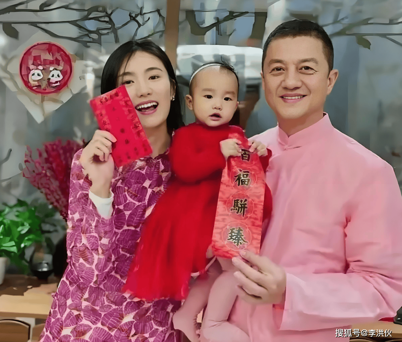 上午悲痛官宣离婚，晚上开心直播带货，李亚鹏来不及悲伤就去赚钱