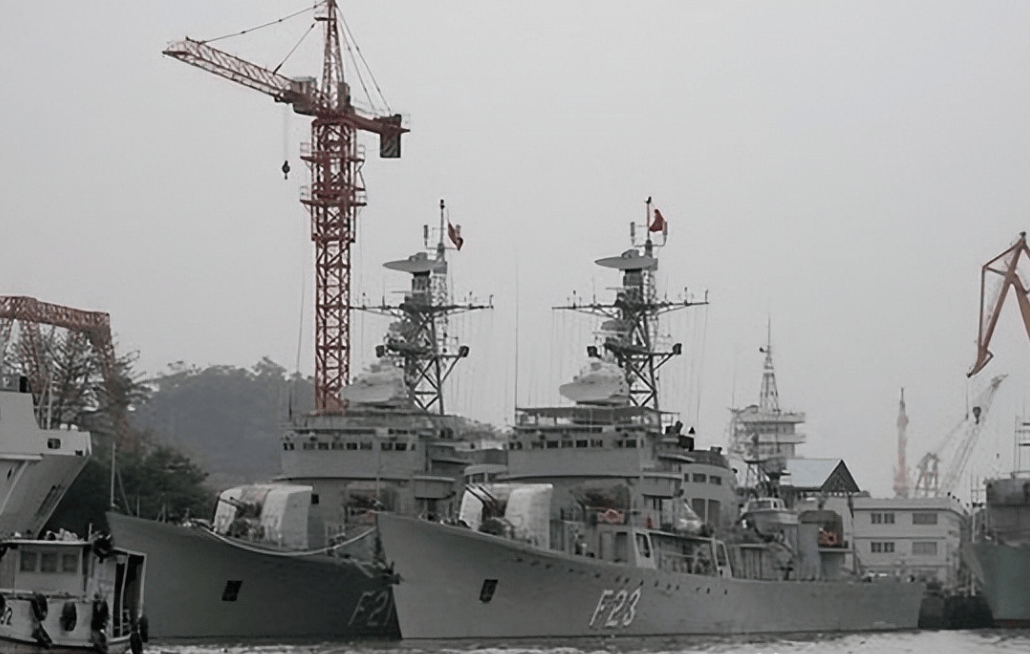 从雍籍牙王到辛骠信王，缅甸海军自产2000吨“大型”护卫舰的故事