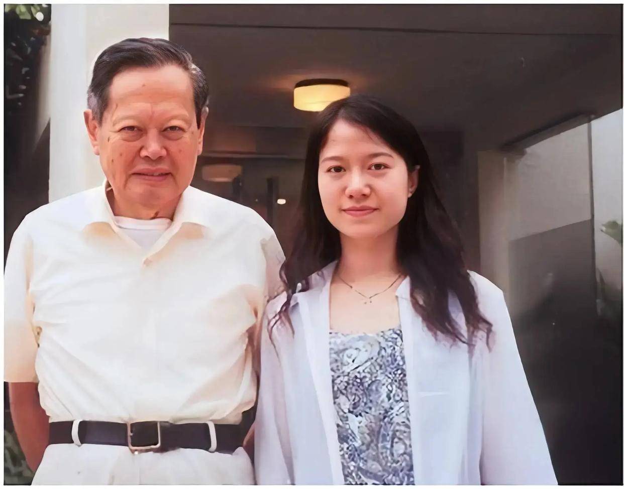 原创             103岁杨振宁去世，8月份露面已有征兆，自曝头晕供血不足！