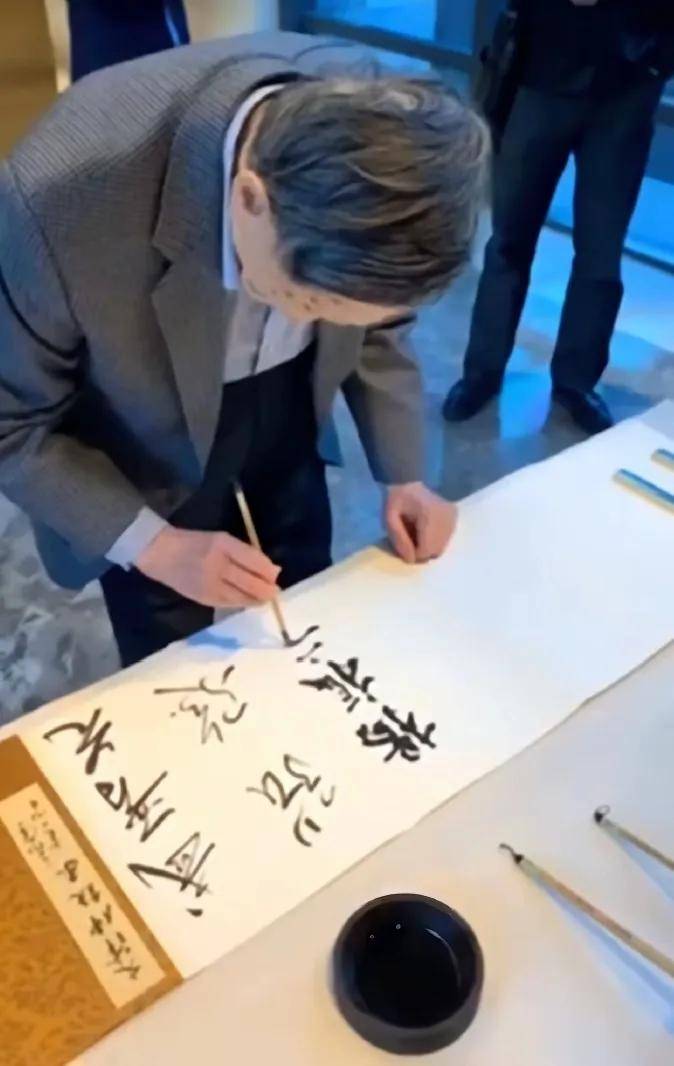 杨振宁因病逝世！刚过完103岁生日，最后一次亮相是为妻子庆生
