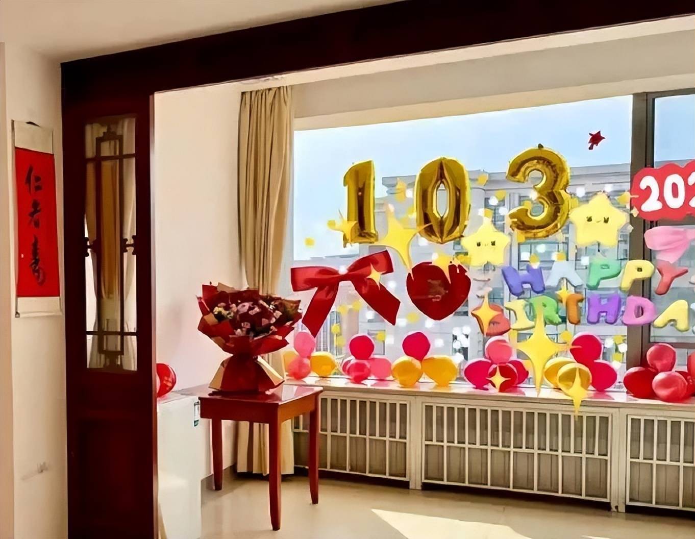杨振宁因病逝世！刚过完103岁生日，最后一次亮相是为妻子庆生