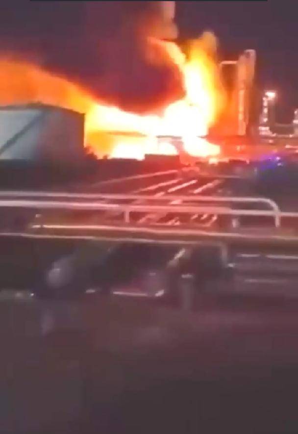 匈牙利爆炸,罗马尼亚爆炸,乌克兰史上最大导弹突袭,比俄军还狠 匈牙利爆炸,罗马尼亚爆炸,乌克兰史上最大导弹突袭,比俄军还狠