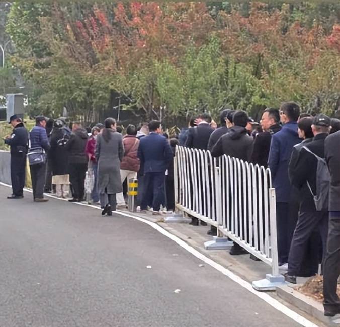 原创             翁帆没想到，人情世故、江湖地位在杨振宁告别仪式上体现淋漓尽致