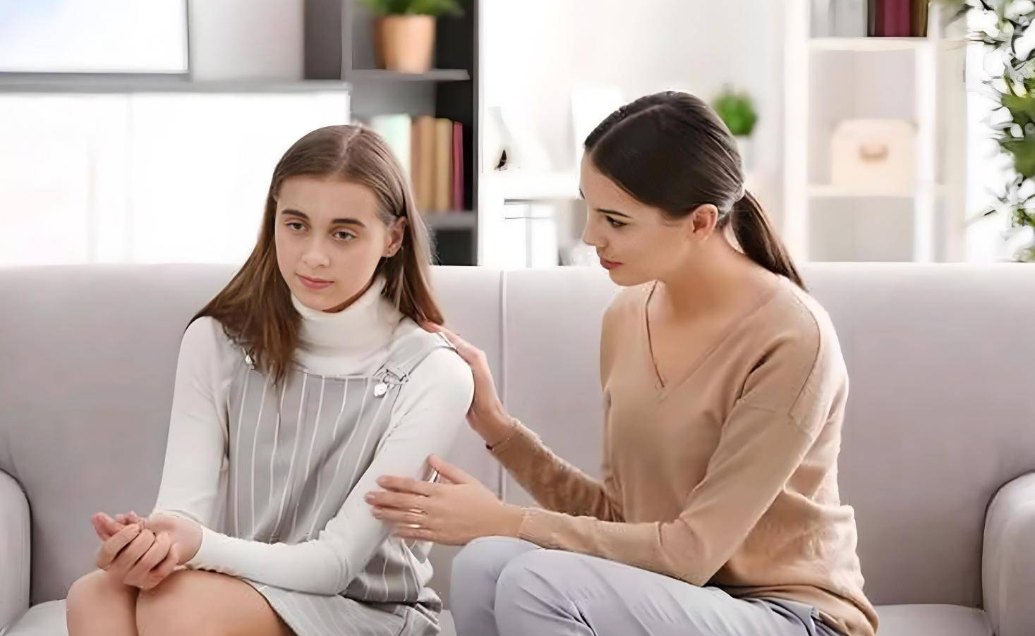 20岁女儿:我能跟男朋友住吗?妈妈的回答,让女儿一生受益