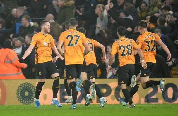 “英格兰足球超级联赛英超保级生死斗！狼队主