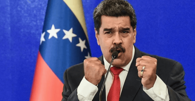 兵力800对1！美委若爆发冲突，结局只有一个，特朗普要动真格？危急关头，马杜罗部署防御工事