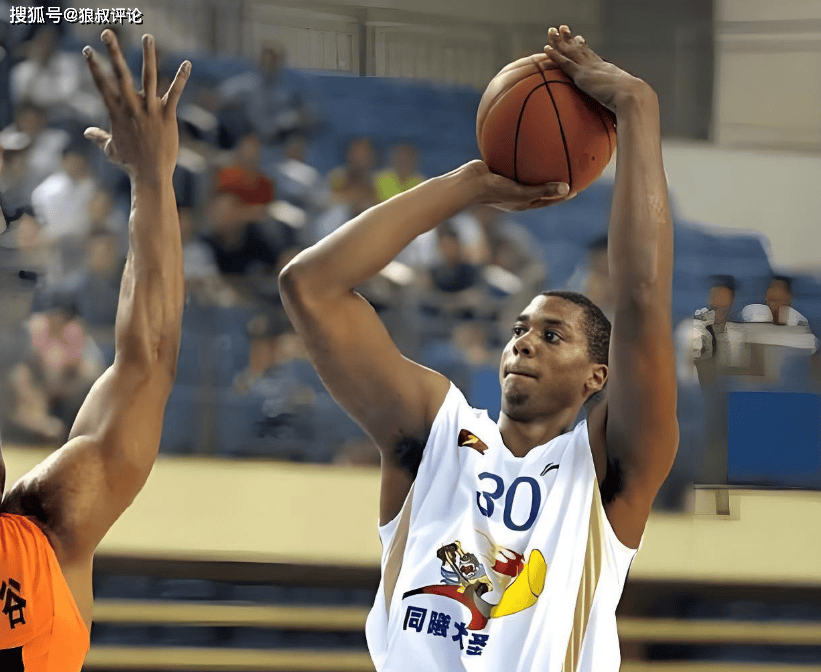 原创             官宣退役20个月后复出!“白边”怀特塞德又一次回归到中国联赛