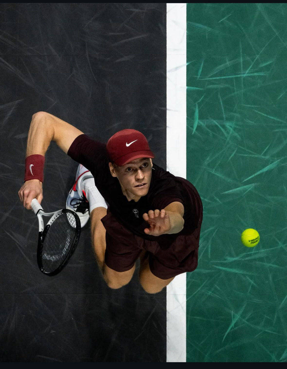 原创             两盘横扫过关!辛纳室内硬地22连胜,强势跻身巴黎大师赛16强