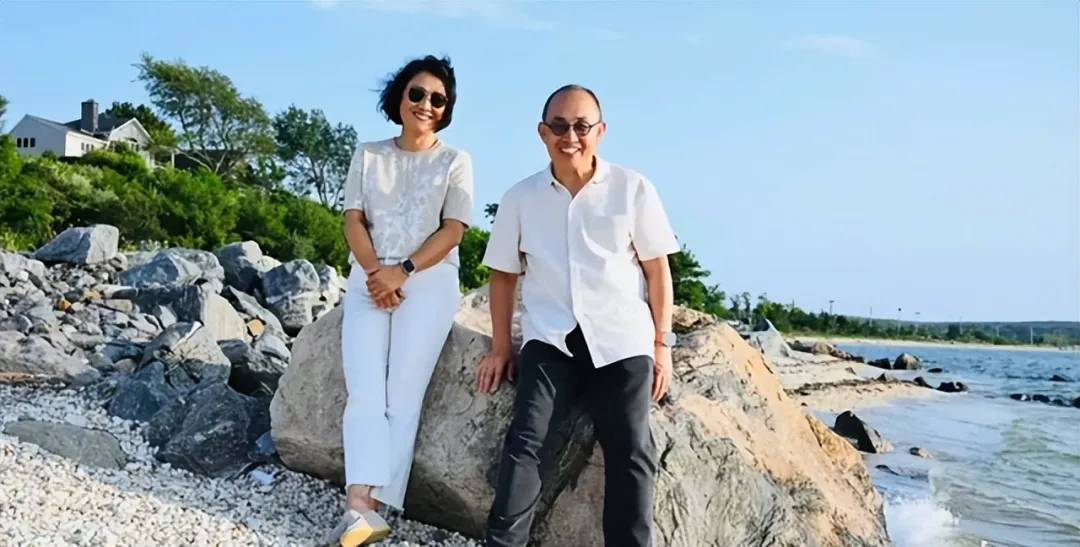 套走300亿后,潘石屹夫妇现身美国,满脸笑意