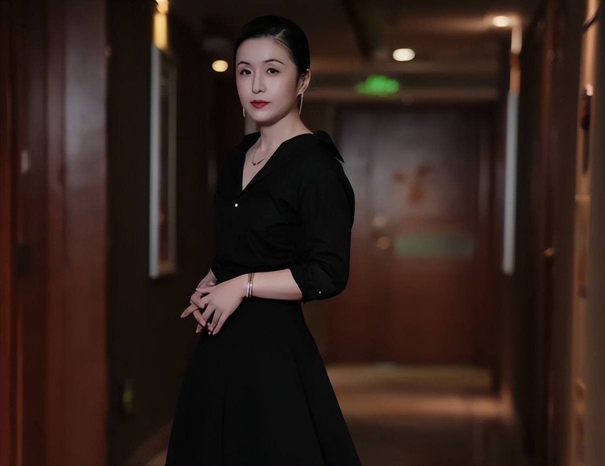 古二放王炸录音！王家卫吐槽唐嫣很装，秦雯内涵刘诗诗，太猛了！