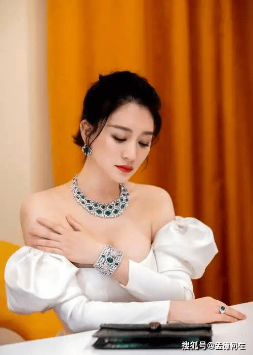 50岁李小冉，这身材简直绝了！