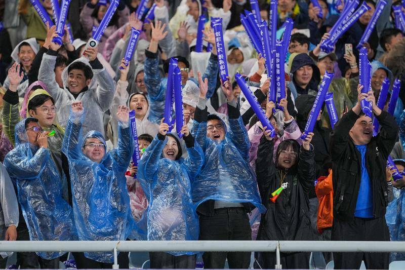 “苏超”决赛双城记——“头马”南通与“黑马”泰州