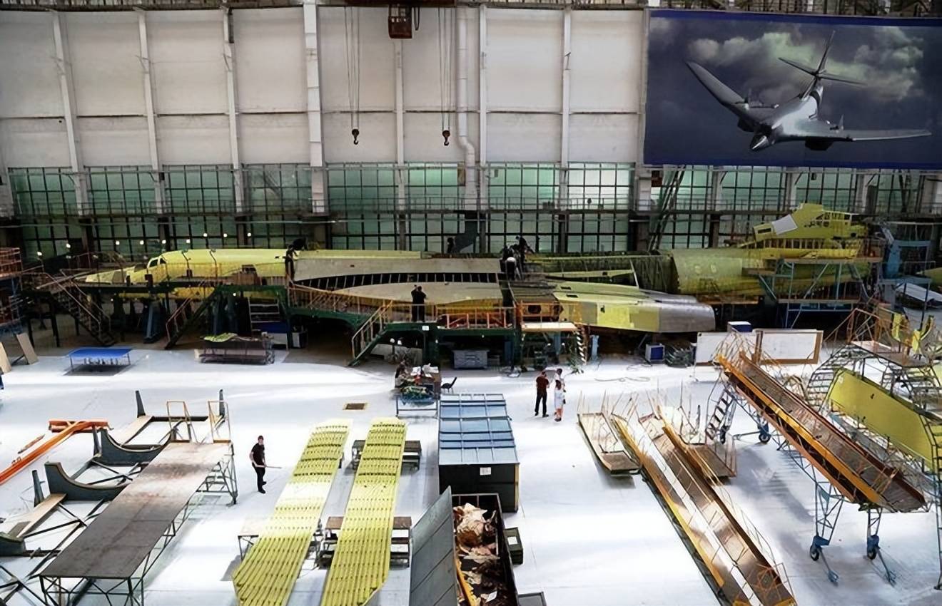 俄罗斯太疯狂:未来或取消战略轰炸机,直接用核动力巡航导弹代替