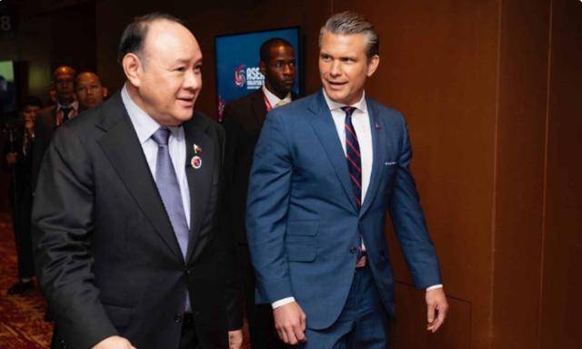 果然早有准备：4国派兵堵在南海，没想到，中国军舰更多！