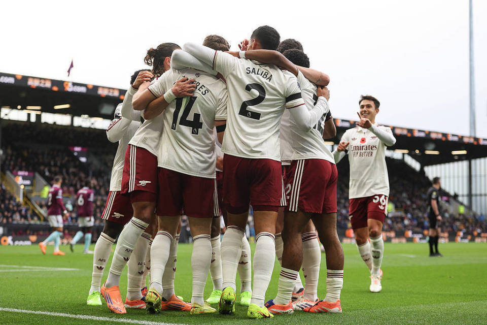 英超大乱战？第英格兰足球超级联赛2距第11仅差3分！阿森纳7分领跑赢麻了曼联跌第7