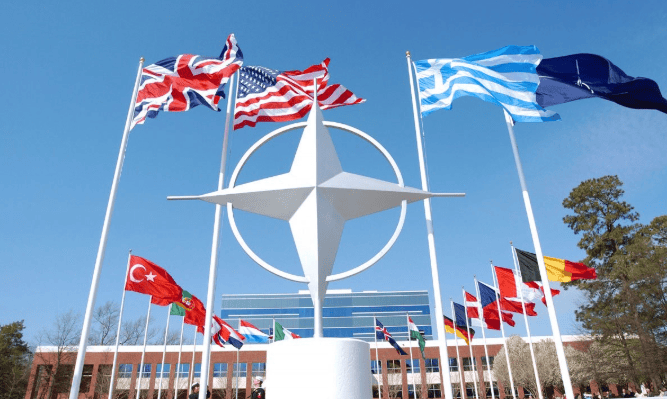 2025 外交大反转!西班牙国王访华,硬刚美国拒当挡箭牌,3 亿美元合作当场落地赚实惠