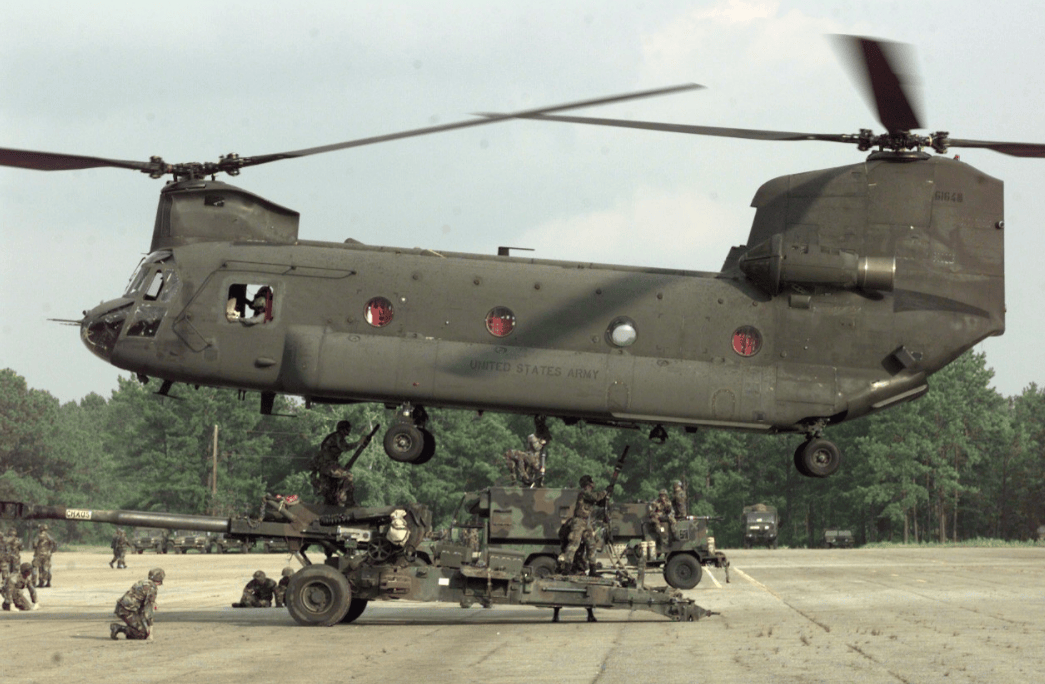 美国战争部长访问越南，本想拉拢来增强美在东南亚影响力，却发现越军假想敌竟是自己！