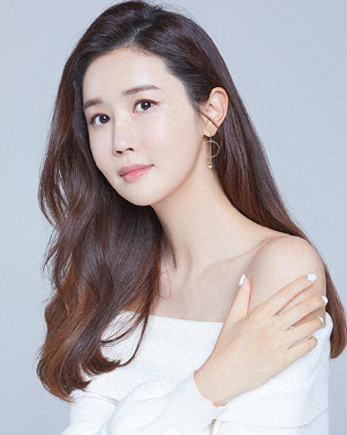 展首次晒上海豪宅装修风格却像样板间开元棋牌app韩星李多海转向中国发(图5) 展首次晒上海豪宅装修风格却像样板间开元棋牌app韩星李多海转向中国发(图5)