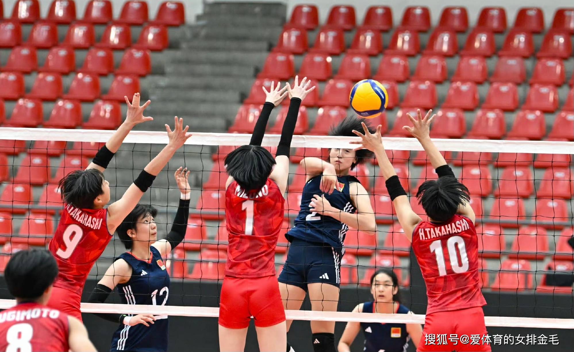 原创 U16女排亚锦赛中国队3-2险胜日本夺得季军!副攻表现出色可留队