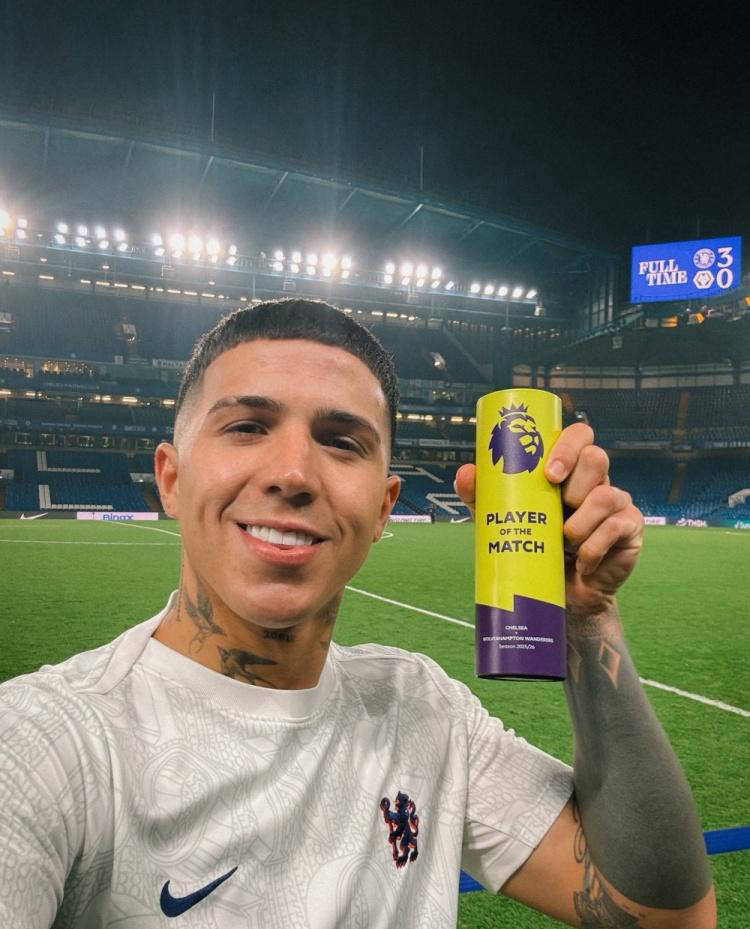 英超一日动向：阿莫林信心大增阿森纳连胜被终止英超联赛免费高清直播+实时赛程+积分预测（2025赛季全覆盖）