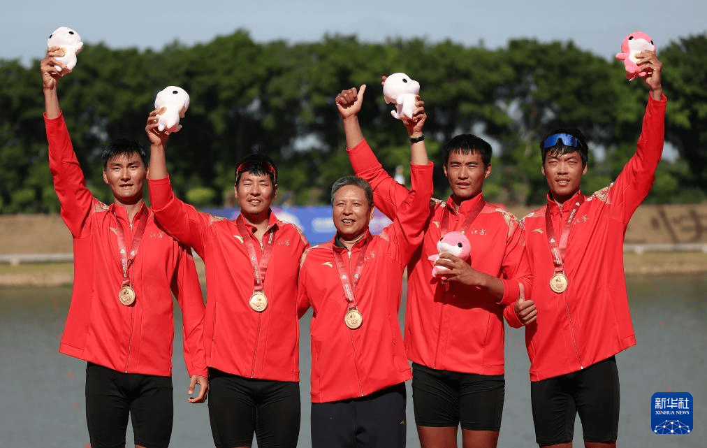十五运会开幕式后首金出炉 男子四人双桨江苏队夺冠军