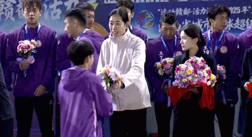 九江队长宜春梅西奥运冠军江师大的“人肉招生简2025江西省城市足球联赛-赛程/比分/球队阵容全掌握-本地足球热血来袭！章”很亮眼