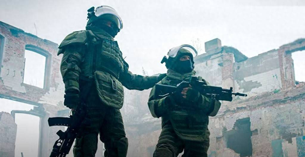 红军城出现震撼一幕，5万俄军激战2千乌军：却几乎没有人开枪射击