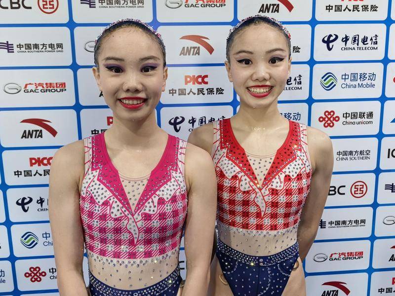 全运会十支花游队竟有七对双胞胎 混采区有点“乱套”