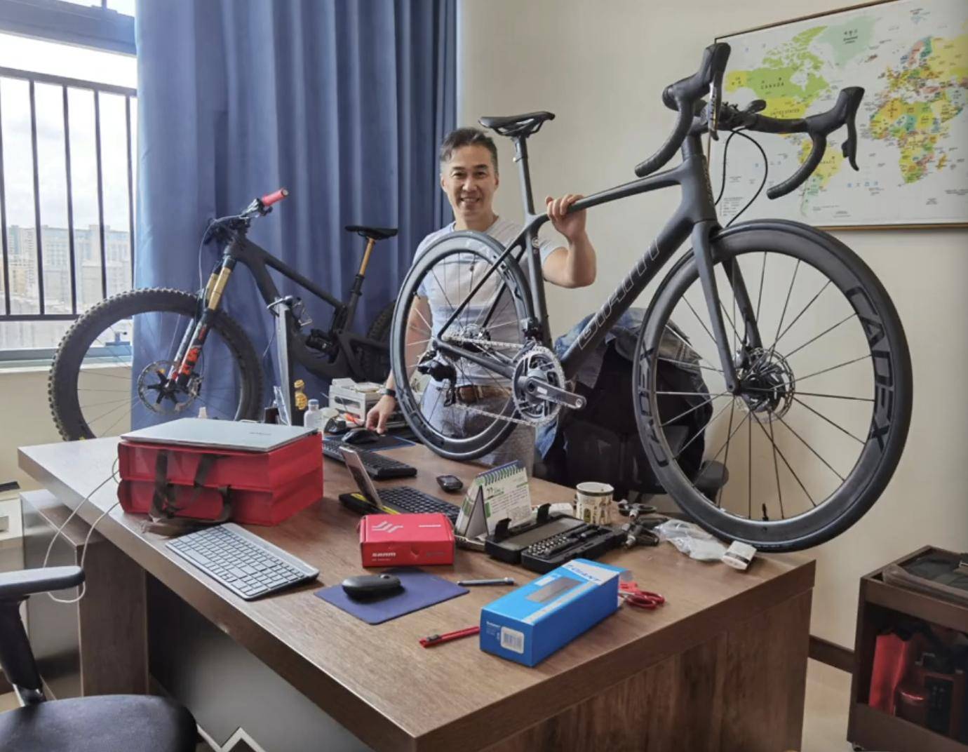 海俊杰公开妻子病况,已筹到79万仍在等待换肝,TVB艺人前往探望