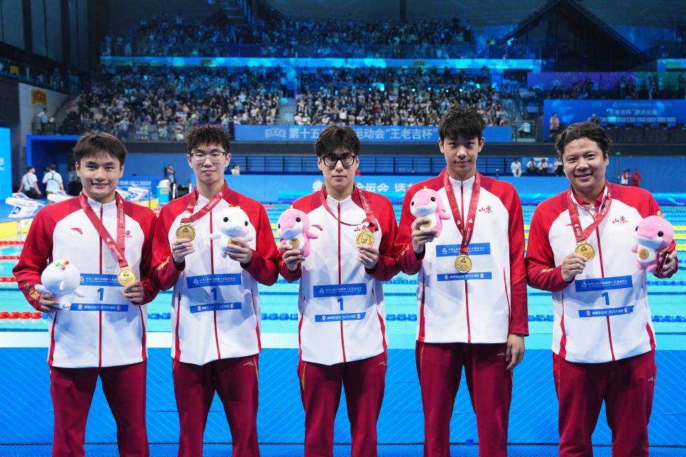 山东05后组合战胜浙江队 徐嘉余200米仰泳守住霸主地位