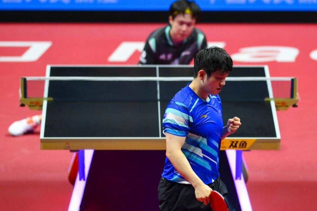 15日综述:地表最难大战樊振东赢王楚钦 女足女篮出金