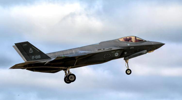 沙特王储7年首次访美，直接送上万亿“大礼”！特朗普计划向沙特出售F35A战机