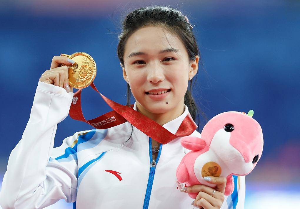 19日综述-小孩姐陈妤颉再夺金 老对手陈梦孙颖莎没碰面