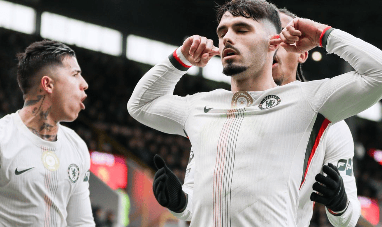 2-0！英超豪门狂飙：豪取3连胜3场均零封只落后阿森纳3分英超联赛免费高清直播+实时赛程+积分预测（2025赛季全覆盖）