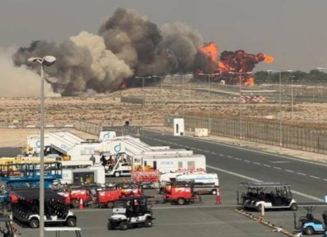 印度“光辉”战机坠毁！飞行员离奇死亡，又下血本为我国做广告？