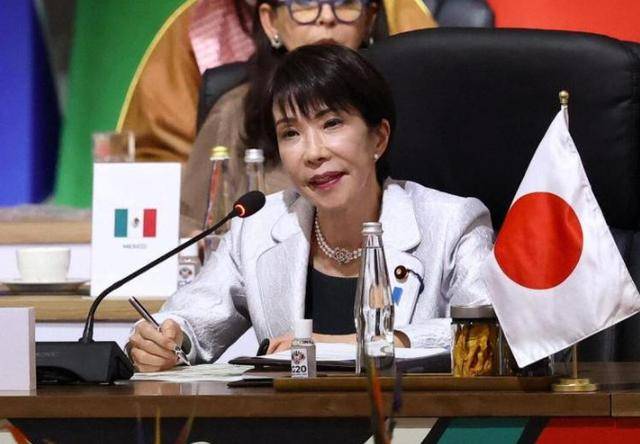 距台110公里，日本摆好导弹！中方动手无需授权，12条航线全面封杀